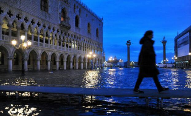 威尼斯遭遇50余年来最大洪水：城市遭遇“严重毁坏”